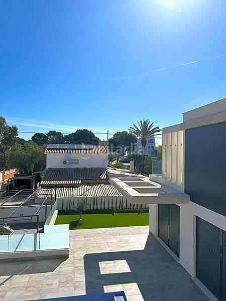 Foto e16f3d2b-0815-4825-9f46-ed6283c23f68. Xalet amb calefacció aparcament piscina a Playa Muchavista Campello (el)