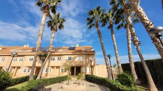 Maison à Centro. Se vende bungalows , zona golf , urbanizacion completa  listo pa