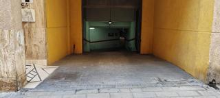 Parking voiture à Altozano - Conde Lumiares. Se vende garaje  con trastero  cerca de hospital  altozano
