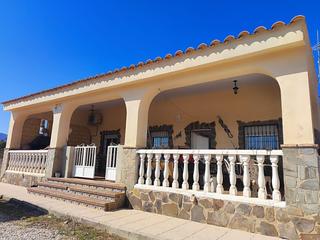 Xalet a Monòver. Se vende chalet monovar  listo para vivir  arboles frutales