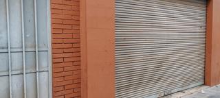Local commercial à Carolinas Bajas. Se vende local  cerca plaza toros  patio  precio algo negociable