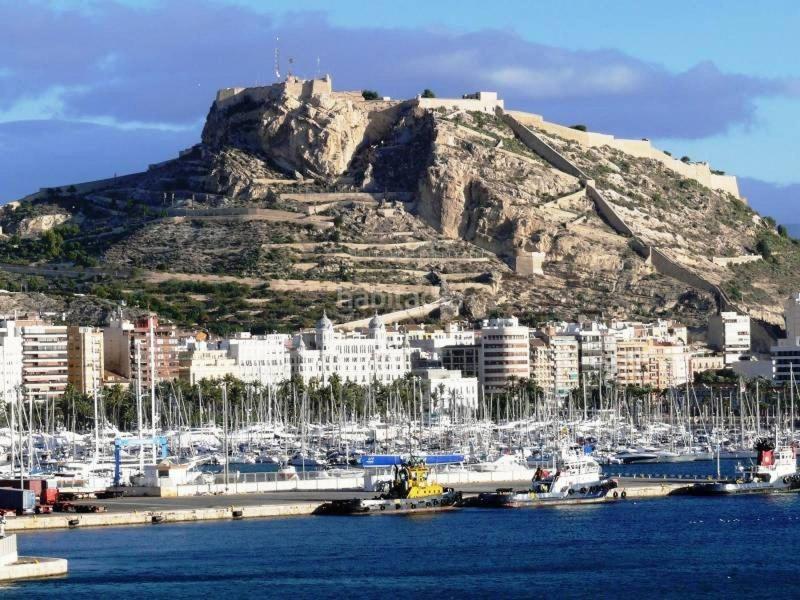 Foto 42ff3b09-9ba6-48bf-b6e4-b995b91395c5. Transfer business premise in Campoamor Alicante