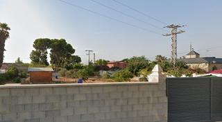 Terreny residencial a La Huerta. Se vende parcela vallada  mutxamel  casita de madera