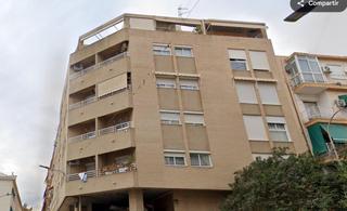 Attique à Campoamor. Se vende atico  ascensor  zona plaza america  listo para vivir