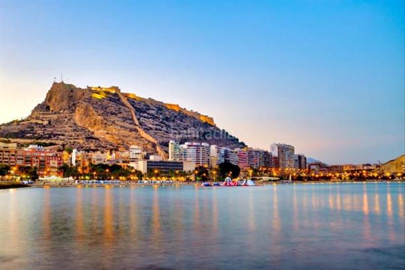 Foto cd4a199c-6af0-4e37-9020-ddf76ce601af. Flat in Carolinas Altas Alicante