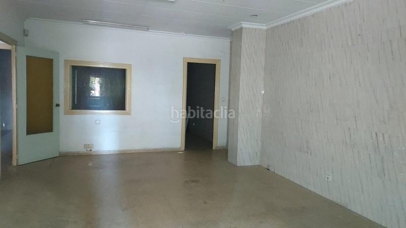 Foto e52a735b-ce04-483f-a3b7-a579f3cda4a6. Location local commercial dans Altozano - Conde Lumiares Alicante