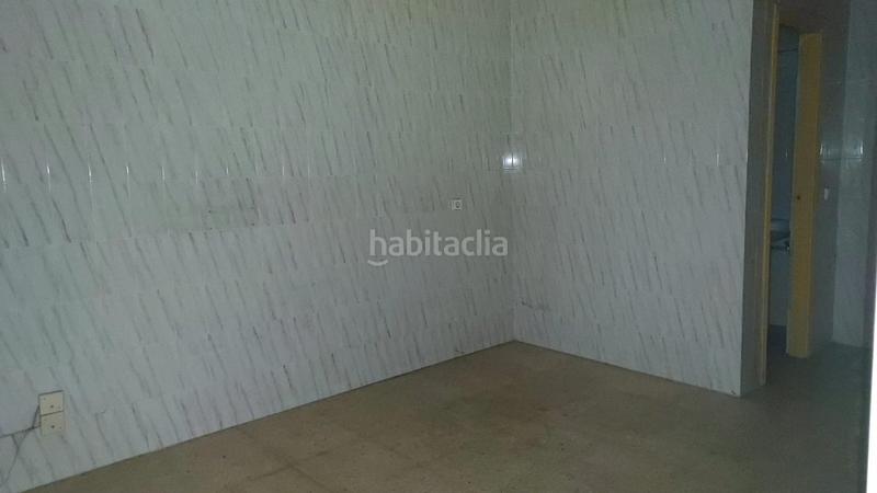 Foto fd5afcaa-9117-4062-b9c3-73f5ca59404c. Location local commercial dans Altozano - Conde Lumiares Alicante