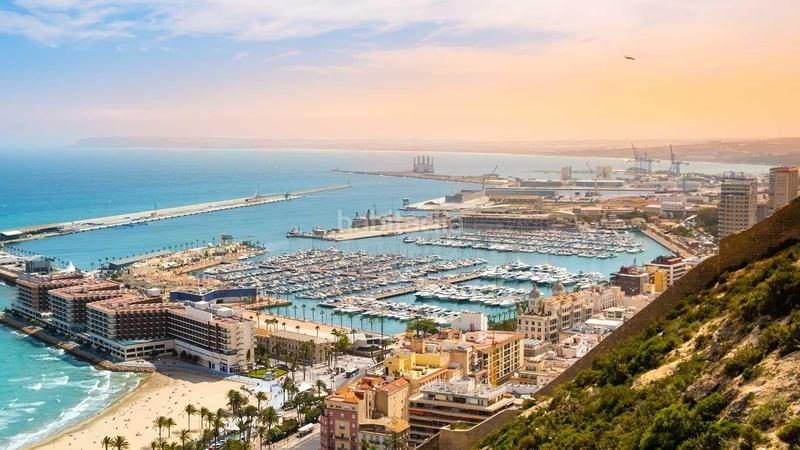 Foto 19e5056a-d34d-4ef9-930f-ad8f108b6f57. Piso se vende piso ascensor garaje listo para vivir frente hospital general en Alicante