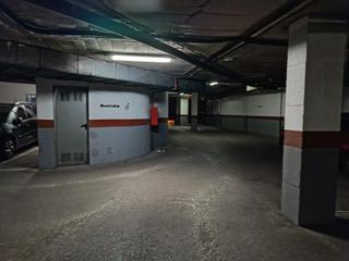 Parking coche en Altozano - Conde Lumiares. Se vende garaje  altozano  frente mercadona  para motos