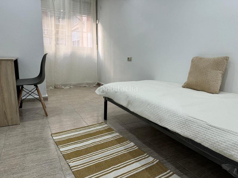 Foto b9b078b8-50cf-49bb-8b2b-9d95a85e9724. Etagenwohnung in Carolinas Altas Alicante