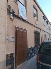 Haus en Monforte del Cid. Se vende casa en monforte del cid   lista para entrar a vivir