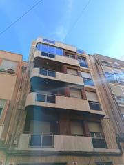 Location Appartement à Carolinas Altas. Se alquila piso  sin muebles  zona carolinas  listo para vivir