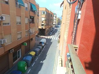 Pis a Florida Alta. Se vende piso  4 habitaciones  ascensor  zona florida  bien cuid