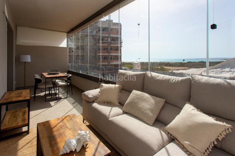 Foto 6d9213c3-24f4-4021-817f-bf4e2a473b0e. Apartamento se vende increíble apartamento a solo 80 metros del mar! apartamento en alicante en Santa Pola