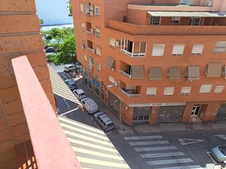 Affitto Appartamento in Altozano - Conde Lumiares. Se alquila ático, ascensor, amueblado, frente hospital general