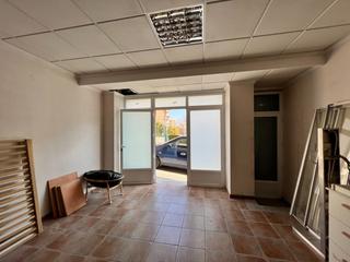 Local Comercial a Parque de la Bombilla. Planta baja acondicionada en mura, junto al parque