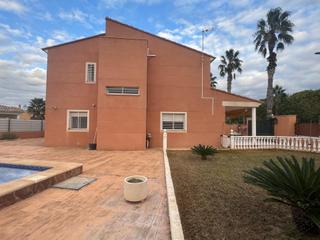 Chalet in Urbanizaciones. Chalet en urbanizacion vall de lliria  urbanizado