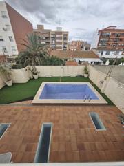 Casa a Benimàmet. Espectacular adosado con local comercial en benimamet