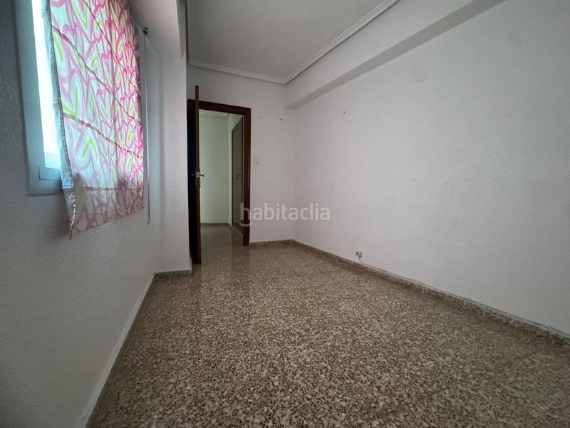 Foto 142f22f4-b06a-465f-9e0e-449292adb8b9. Piso  esquinero con dos balcones en lliria en Llíria