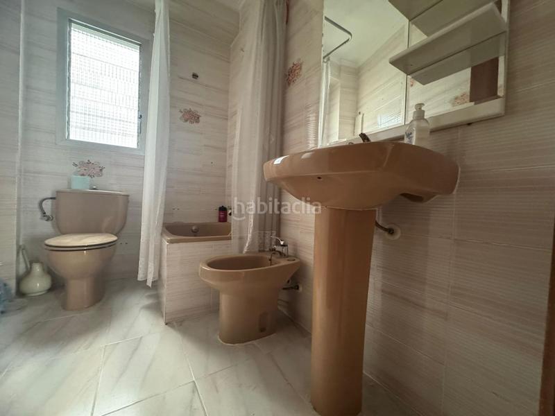 Foto c6b299f8-f053-4b6f-825d-e35ddf82d295. Piso  esquinero con dos balcones en lliria en Llíria