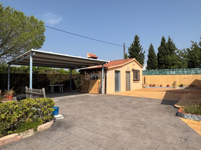 Foto 6f6da1b8-7fc4-429c-af26-b05fbd0b5e49. Chalet  para entrar con gran parcela en Urbanizaciones Llíria