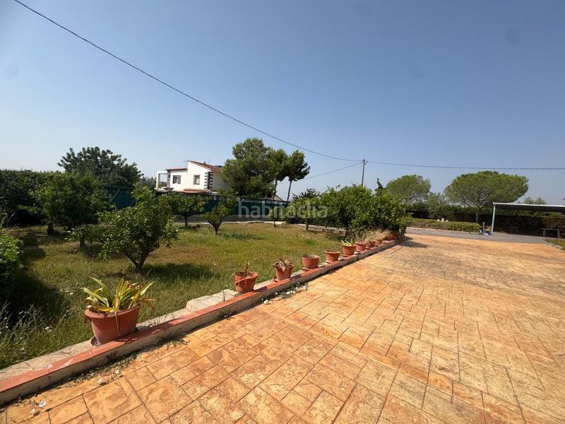 Foto 923596aa-082f-410b-931a-c7d5221a0804. Chalet  para entrar con gran parcela en Urbanizaciones Llíria