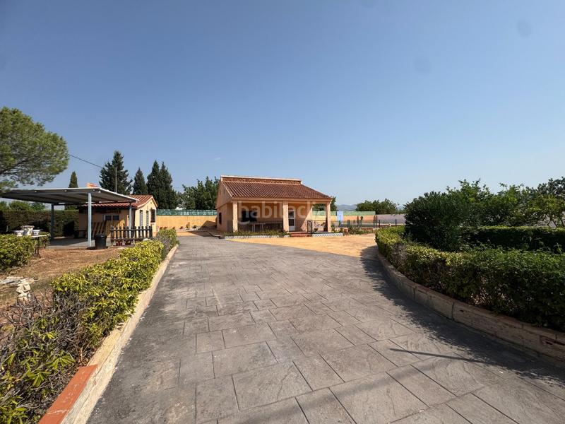 Foto 9d4803f6-cd2a-4b38-9b1c-59dd4b41f7f7. Chalet  para entrar con gran parcela en Urbanizaciones Llíria