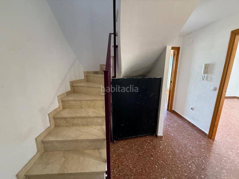 Foto 6c69faef-39cf-4135-96dd-28f0576e520c. Piso atico duplex muy cercano al metro en Casco Antiguo Llíria