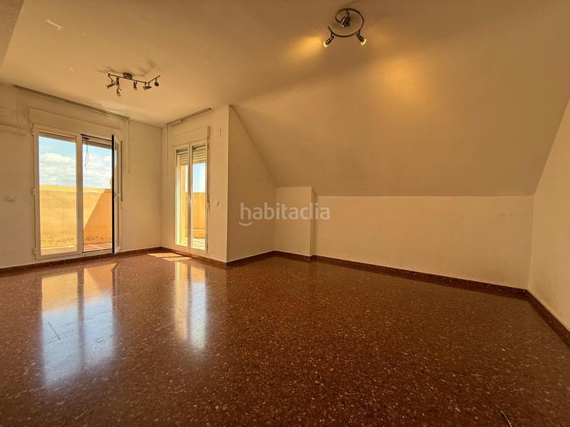 Foto 870b3168-c453-4356-ae9c-fa5f6c510866. Piso atico duplex muy cercano al metro en Casco Antiguo Llíria