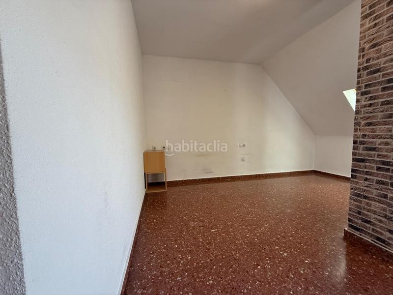 Foto c3cd4b3c-ccf6-4d71-a15c-3913f37dde0d. Piso atico duplex muy cercano al metro en Casco Antiguo Llíria