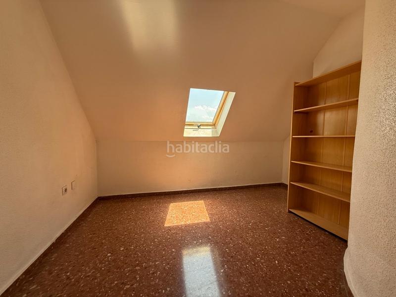 Foto d53507cf-78a1-4081-acf0-99cb58ada986. Piso atico duplex muy cercano al metro en Casco Antiguo Llíria