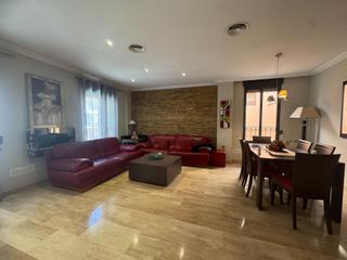 Maison à Casco Antiguo. Casa de pueblo céntrica en perfecto estado