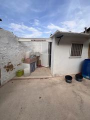 Terreno residencial en Santa Bárbara. Casasolar para reformar en lliria