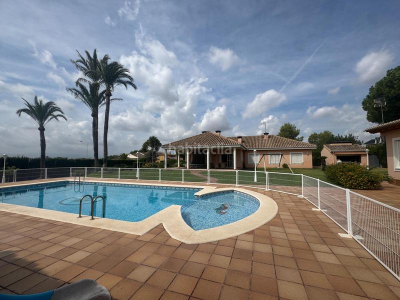 Foto 0ab6bdff-2626-4904-90ab-aeb263f67949. Chalet mit parking pool in Urbanizaciones Llíria