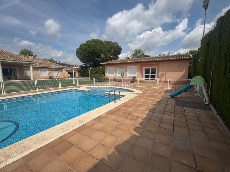 Foto c1d84a44-1bcd-458e-84a3-226bbdb34c6c. Chalet mit parking pool in Urbanizaciones Llíria