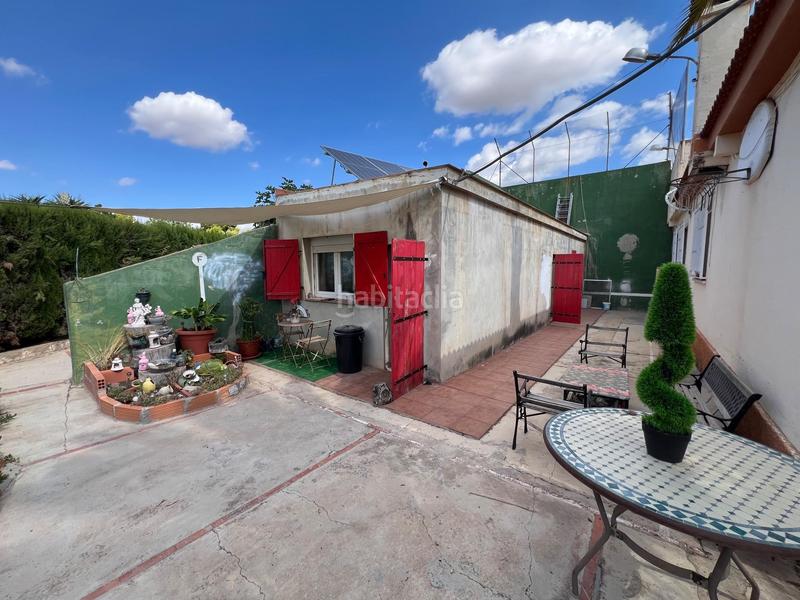 Foto a527c201-93ac-4d70-8927-1a43dd85e2ac. Xalet amb aparcament a Urbanizaciones Llíria