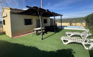 Chalet à Vilamarxant. Chalet rustico a un kilometro de vilamarxant con gran parcela