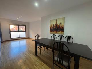 Appartement à El Alborgí. Excelente piso con piscina comunitaria