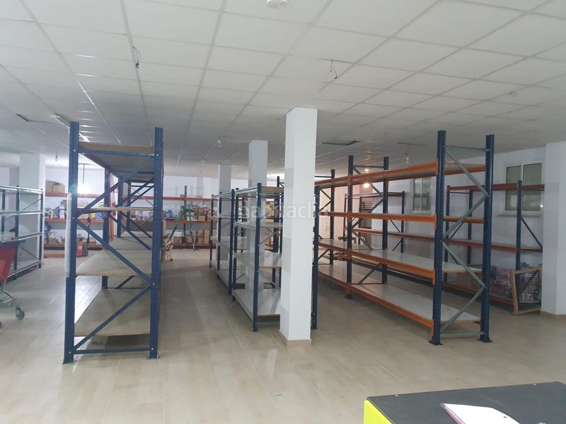 Foto d4723c99-5739-4e27-adf0-2332737d7ceb. Local comercial a Benissanó