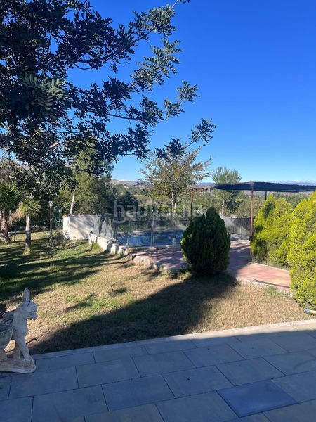 Foto 0d8db369-fa28-45e0-85ca-73e3b72ac767. Xalet amb aparcament a Pedralba