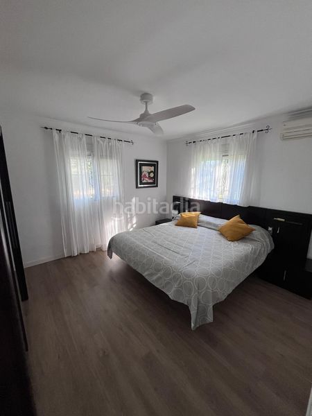 Foto 9f6f0de4-8ab8-4517-b91c-0092eeb1dc42. Xalet amb aparcament a Pedralba