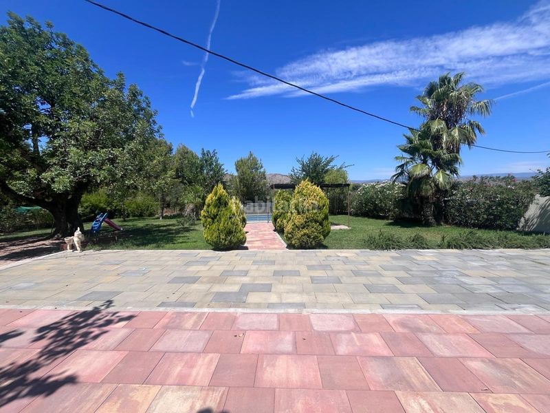 Foto c30e6d07-be55-440e-b368-297b71151f6f. Xalet amb aparcament a Pedralba