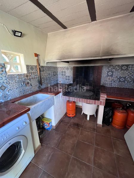 Foto f90eb6a6-b95b-453a-8931-f1a6b77b5e98. Xalet amb aparcament a Pedralba