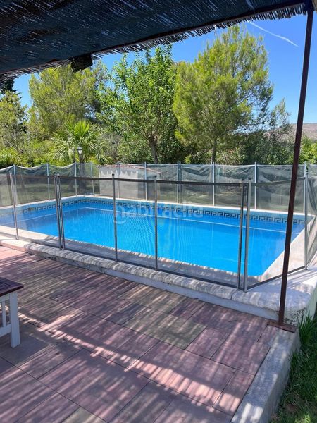 Foto ff1a83c7-1e3b-4f01-8e1f-25ba7e1d4021. Xalet amb aparcament a Pedralba