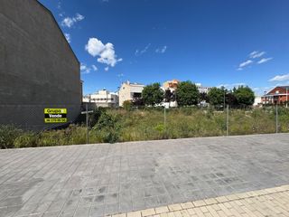 Terreno residencial en Parque de la Bombilla. Parcela lista para construir junto al parque de la bombilla