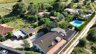 Xalet a Vilamarxant. 3 viviendas en una en villamarchante