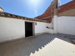 Casa a Casinos. Casa para reformar muy amplia en casinos