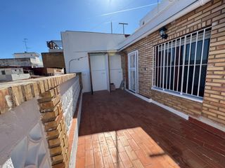 Àtic a Santa Bárbara. Espectacular ático en el centro de lliria con terraza y vistas a