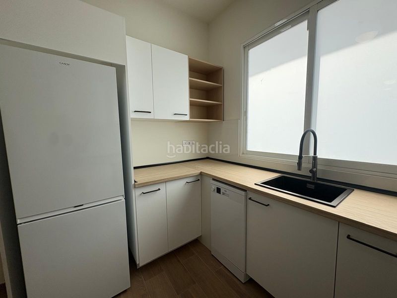 Foto 4328d26c-e7f5-4f7b-8670-b83e9e88acbb. Edifici a Benaguasil
