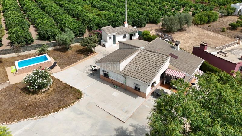 Foto a82ee156-ecd4-475a-ba09-2e569aefd106. Xalet amb piscina a Pedralba